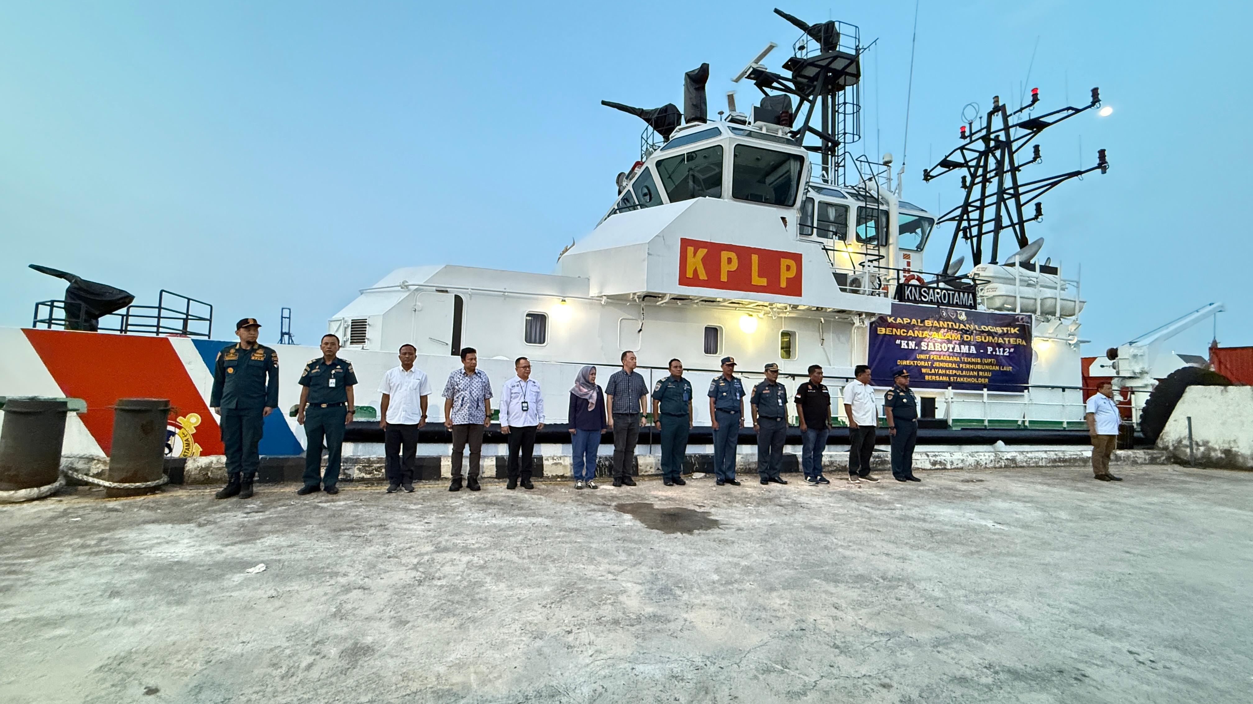 DIREKTUR PERKAPALAN DAN KEPELAUTAN LEPAS BANTUAN BENCANA DI SUMATERA